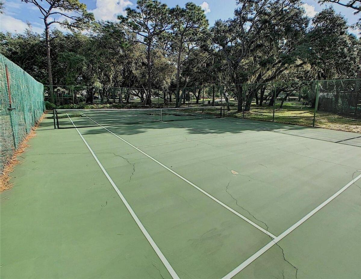 Villa Minutes From - Entertainment Haven With Pool