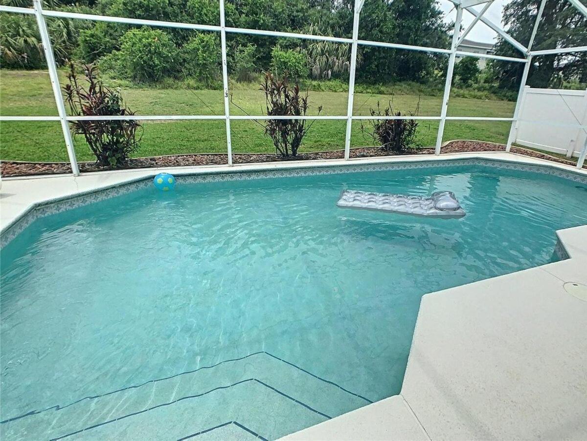 Villa Minutes From - Entertainment Haven With Pool *