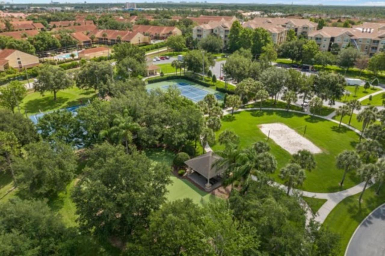 Holiday home Amazing Pool Game 2mi H2627