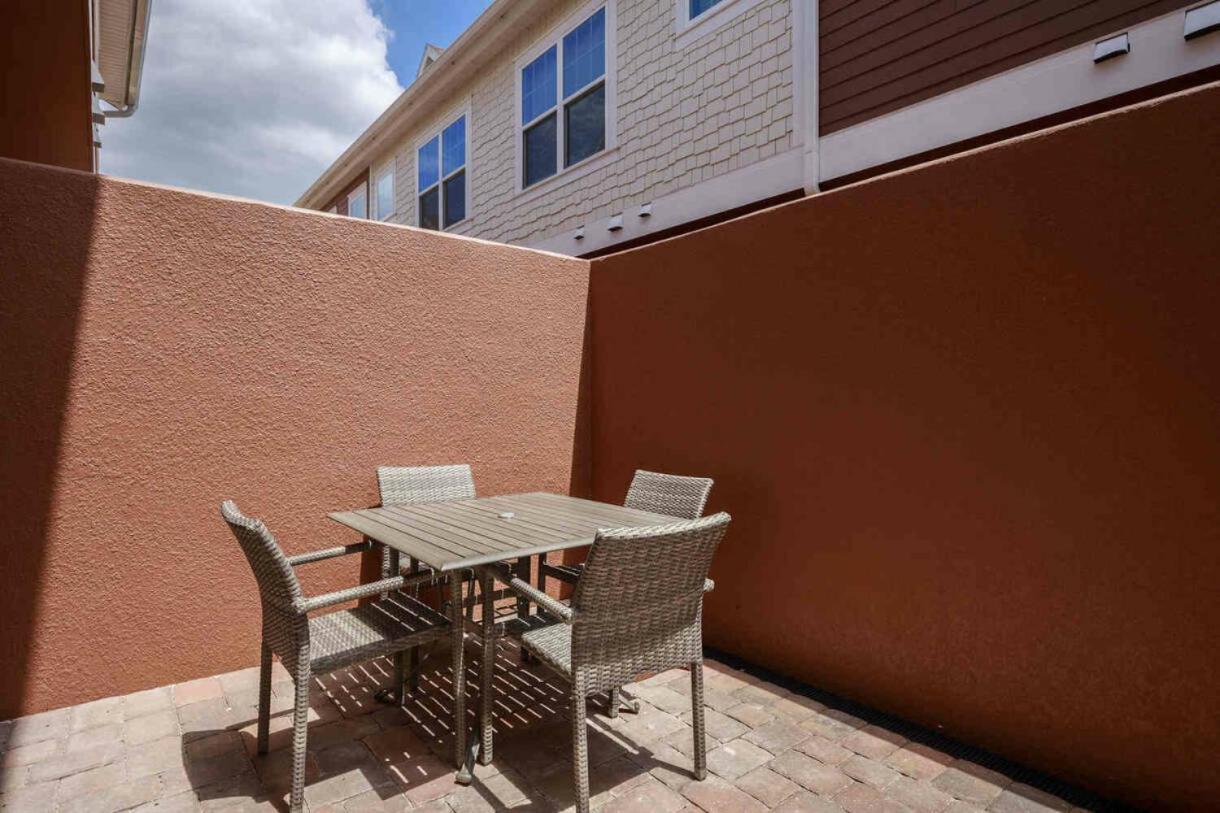 Summerville: 4br3.5b Brand New Luxury Retreat Four Corners