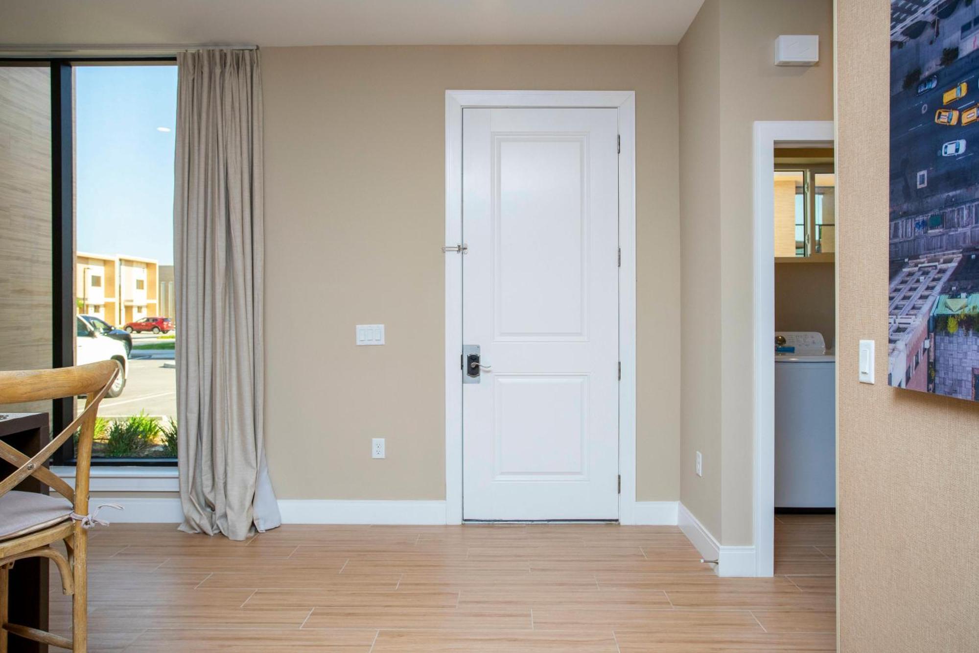 Casa de férias Luxury 3beds And 3ba 2 Miles From *