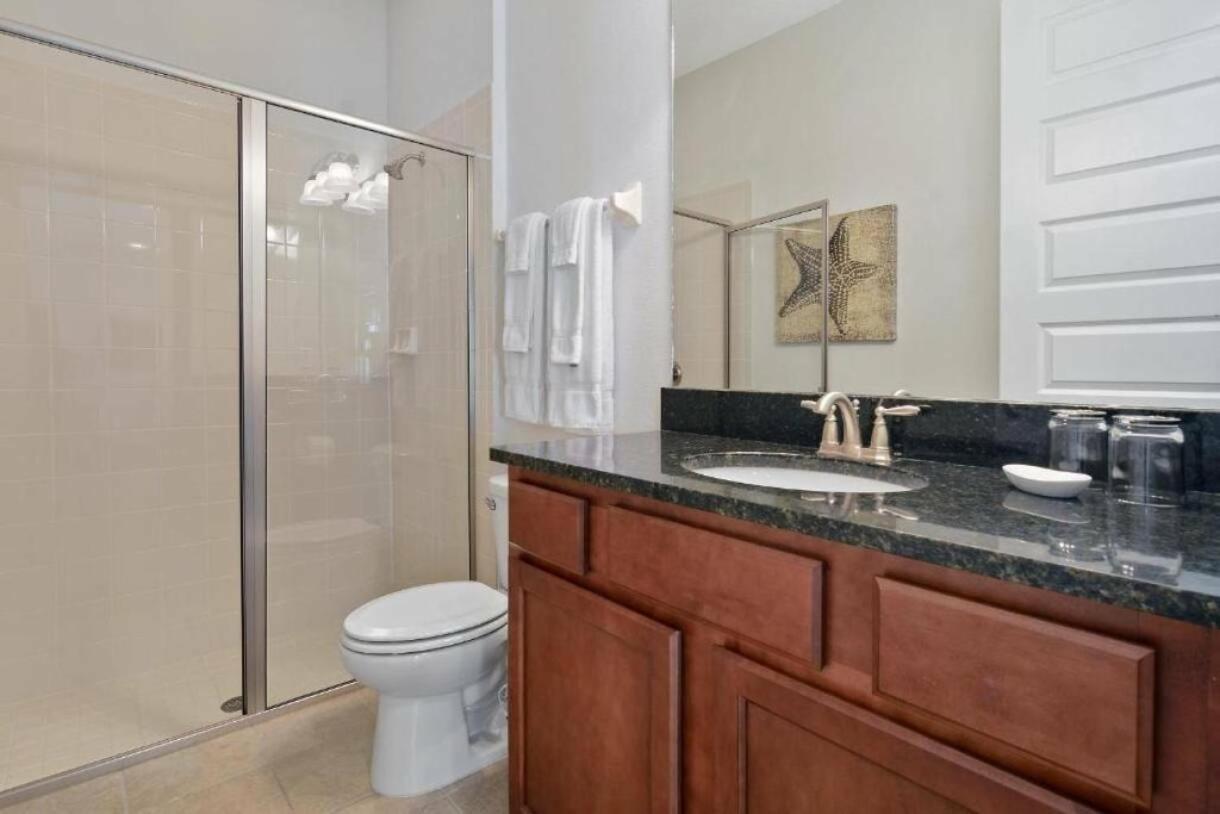 Spacious Vacation With Private Pool 76