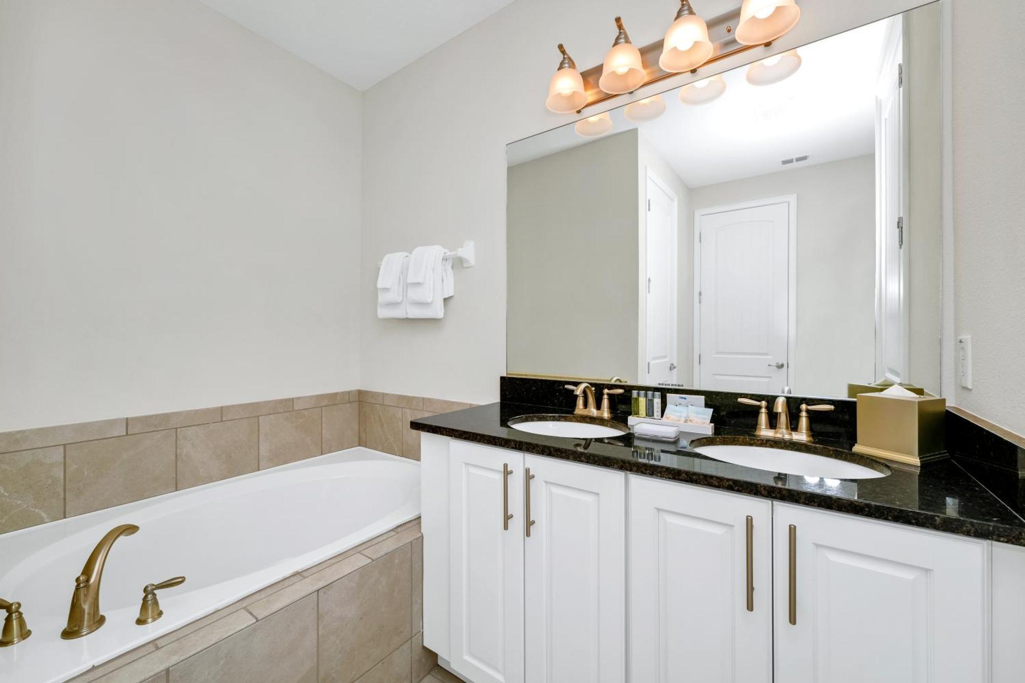 Spacious With Private Pool Near With Water Park Access At Encore By Renty - 7720ff *