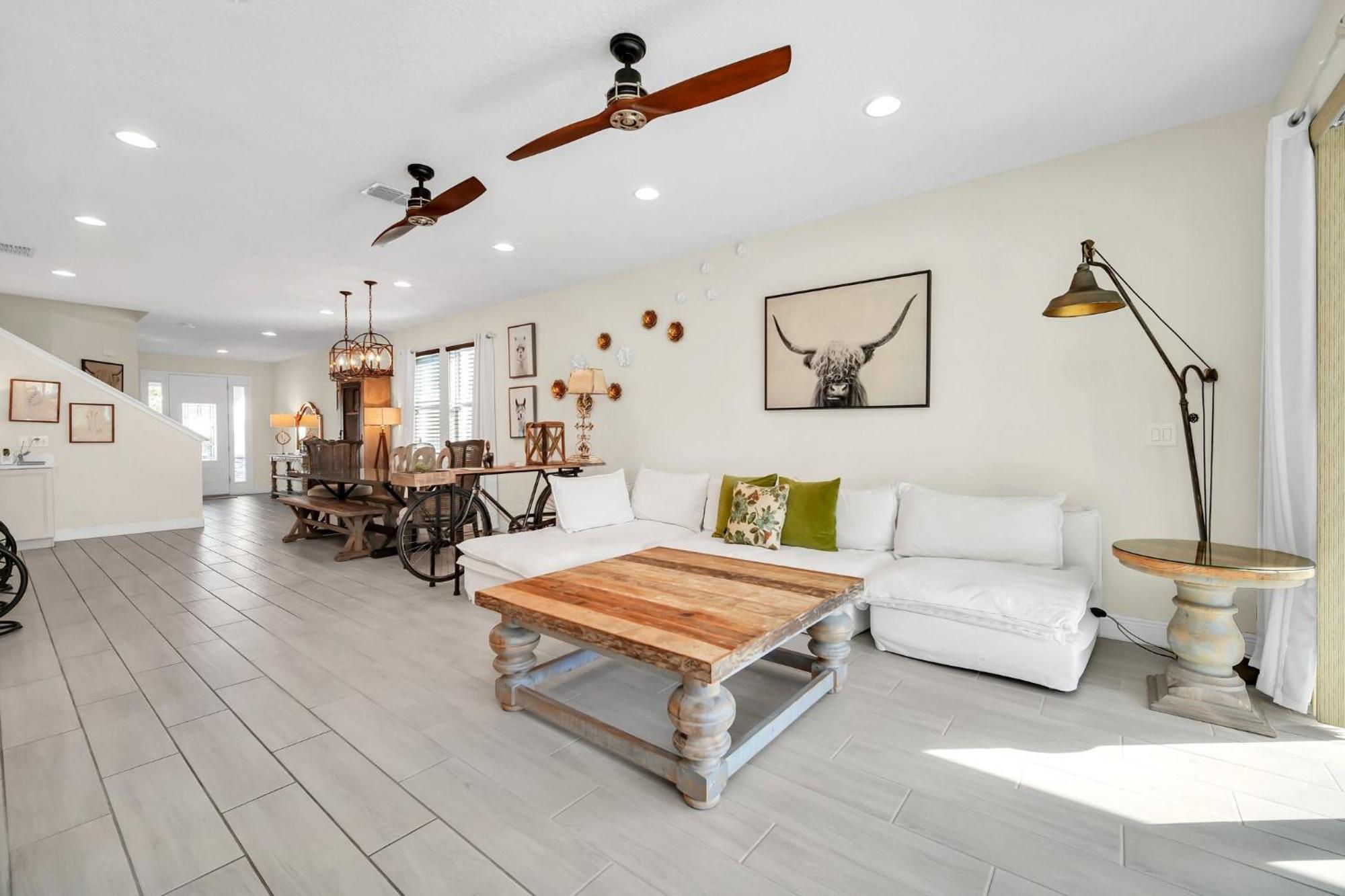 - Encore 1579 Villa Orlando