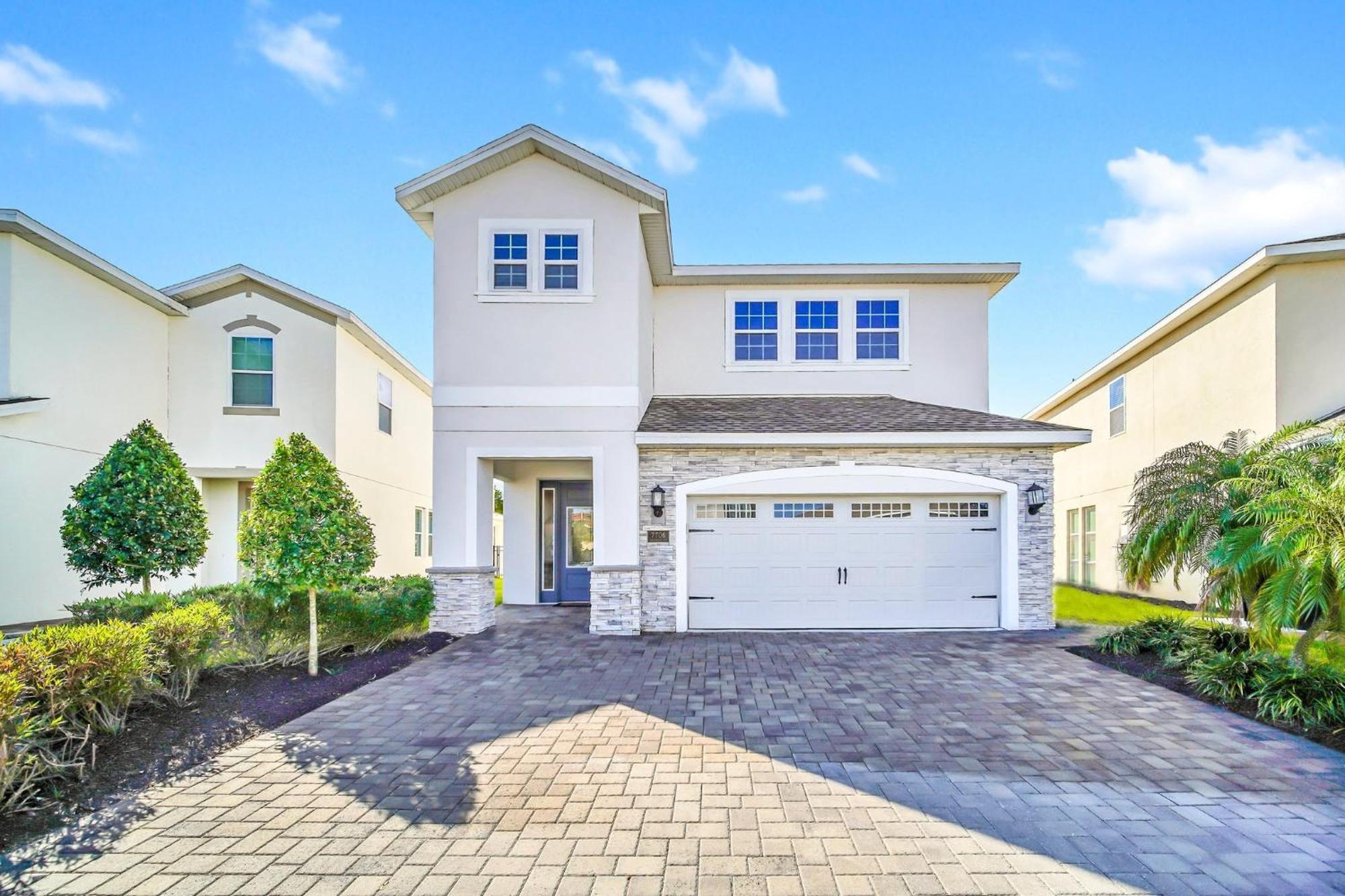 - Encore 1579 Villa Orlando