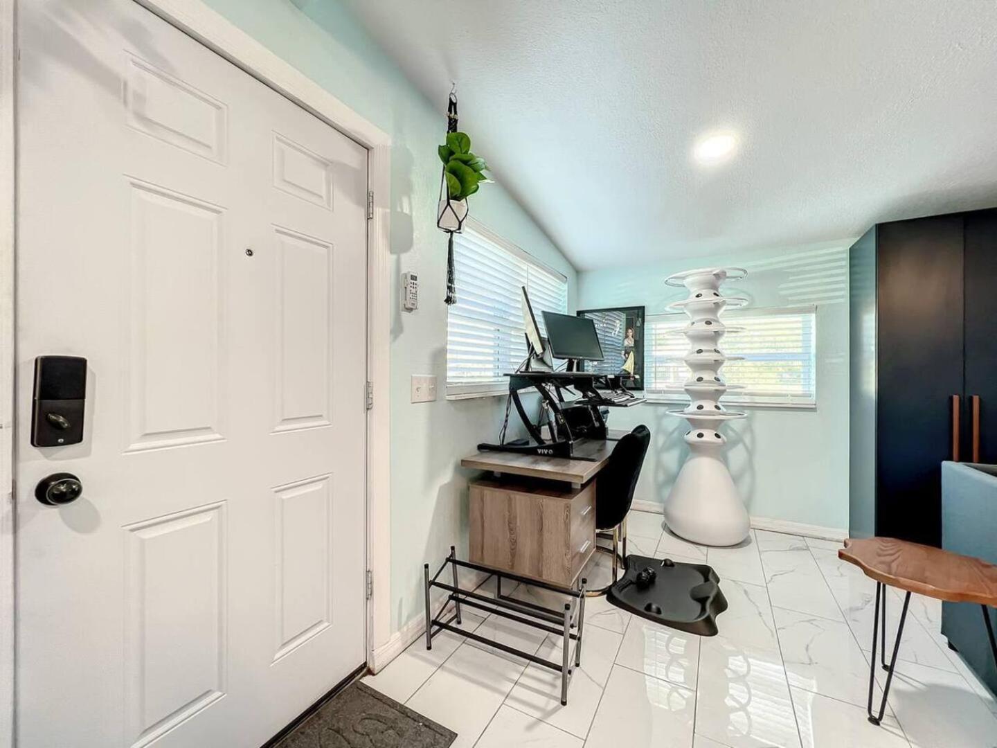 Pet-Friendly 1Br, 3 Beds, Wifi 10 Min To Dwntn! *