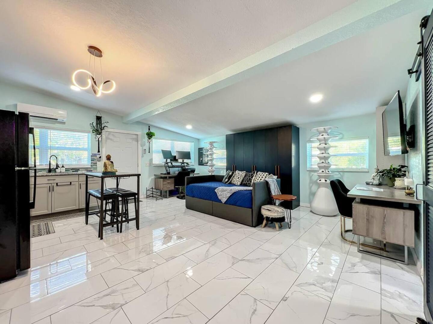 Pet-Friendly 1Br, 3 Beds, Wifi 10 Min To Dwntn! Casa de férias *