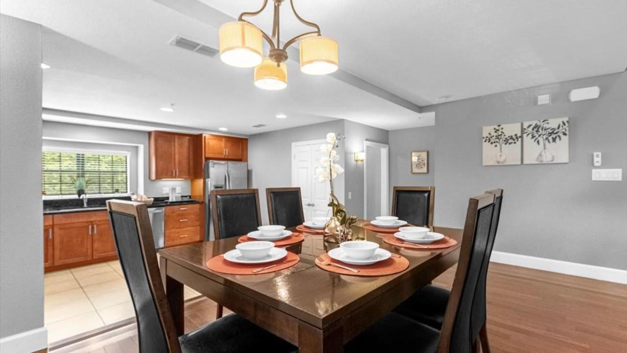Spring Break Escape! Renovated Townhome By Disney! Holiday home Orlando
