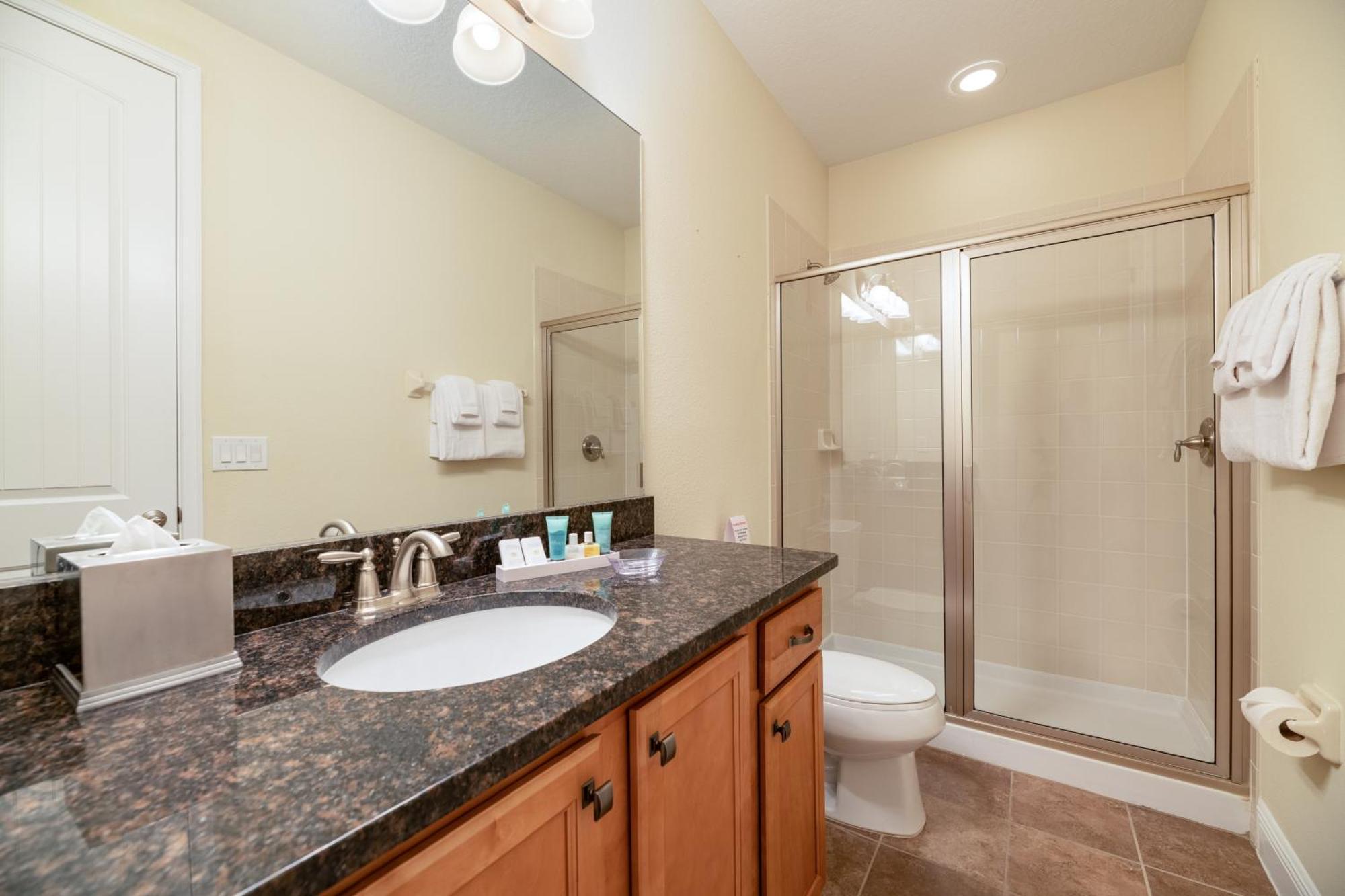 Lovely With Theme Rooms, Game And Private Pool With Access By Rentyl - 7705by Holiday home