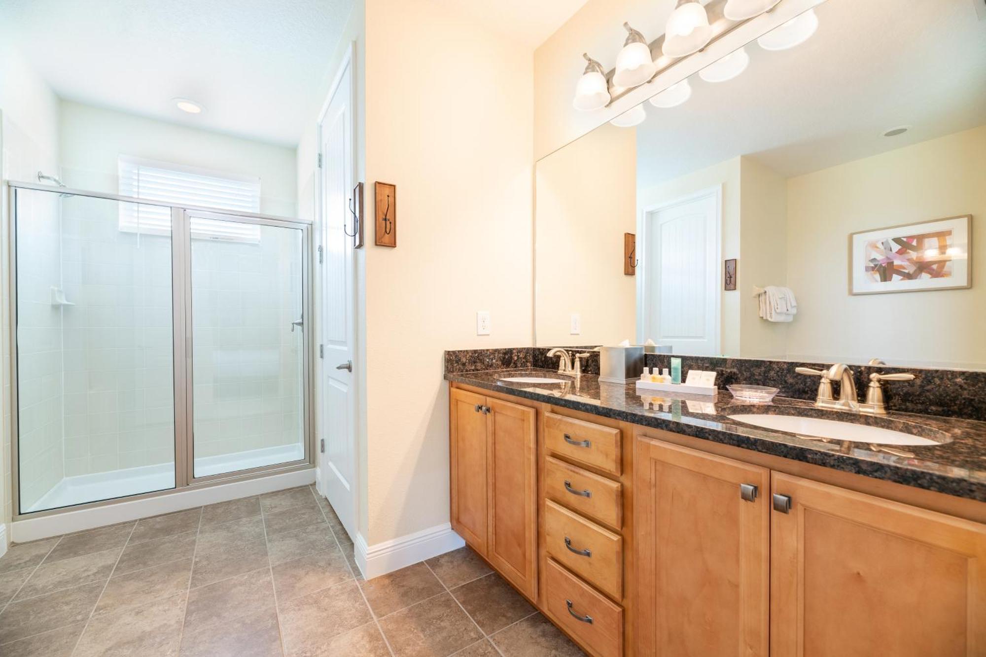 Lovely With Theme Rooms, Game And Private Pool With Access By Rentyl - 7705by Holiday home *