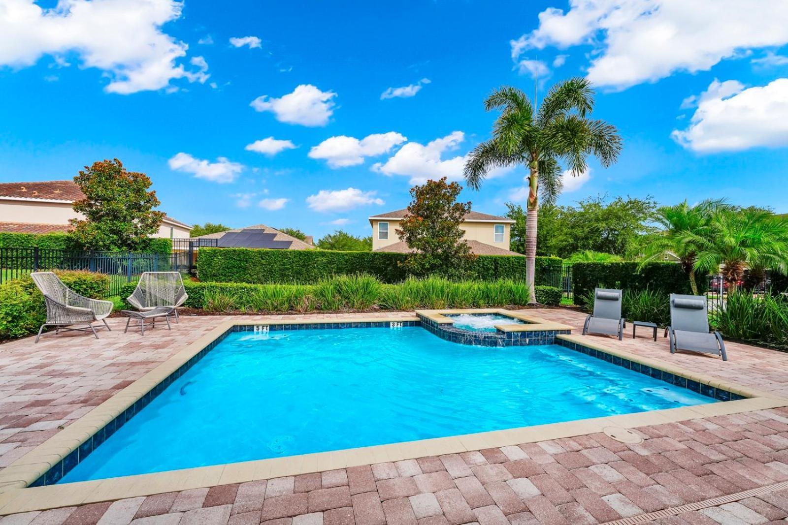 Spacious With Theme Rooms, Game And Private Pool With Water Park Access By Rentyl - 581la