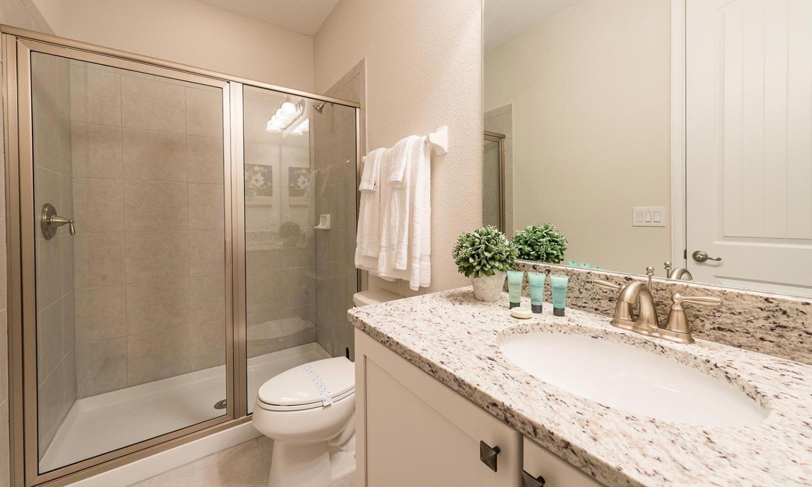 Modern 6 Bdrm Retreat With Private Pool In Encore Holiday home