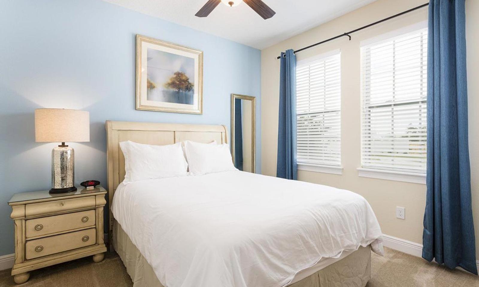 Holiday home Unique Spacious 10 Bdrm With Backyard Pool At Encore