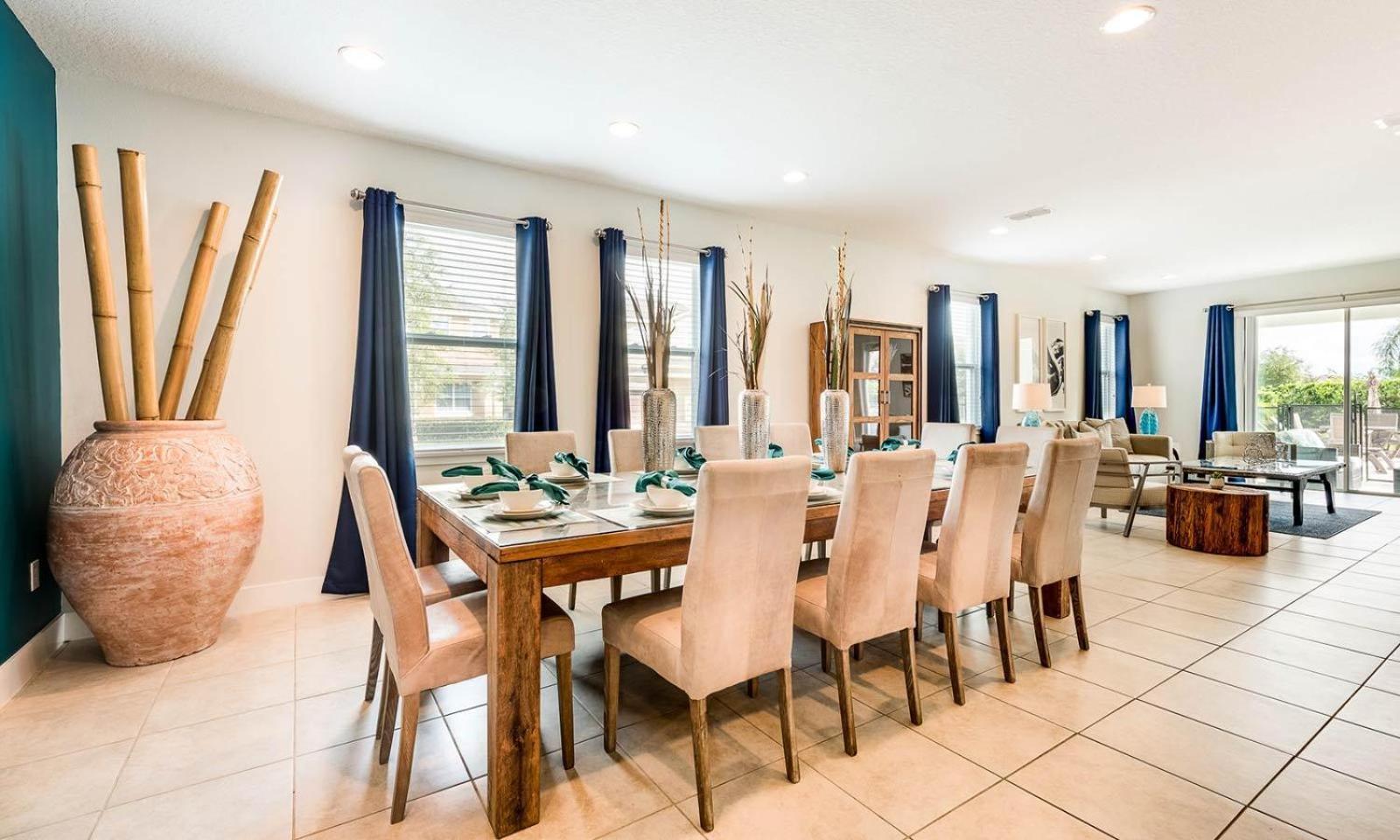Custom 9 Bdrm With Stunning Themes At Encore Holiday home *