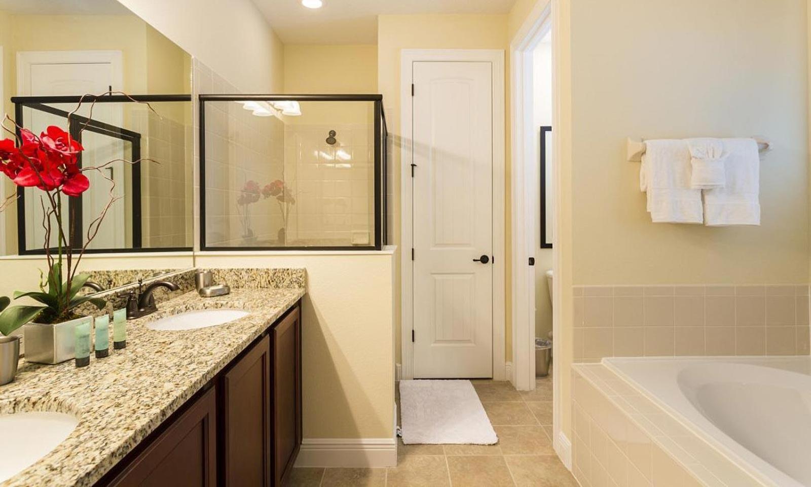 Unique Spacious 10 Bdrm With Backyard Pool At Encore