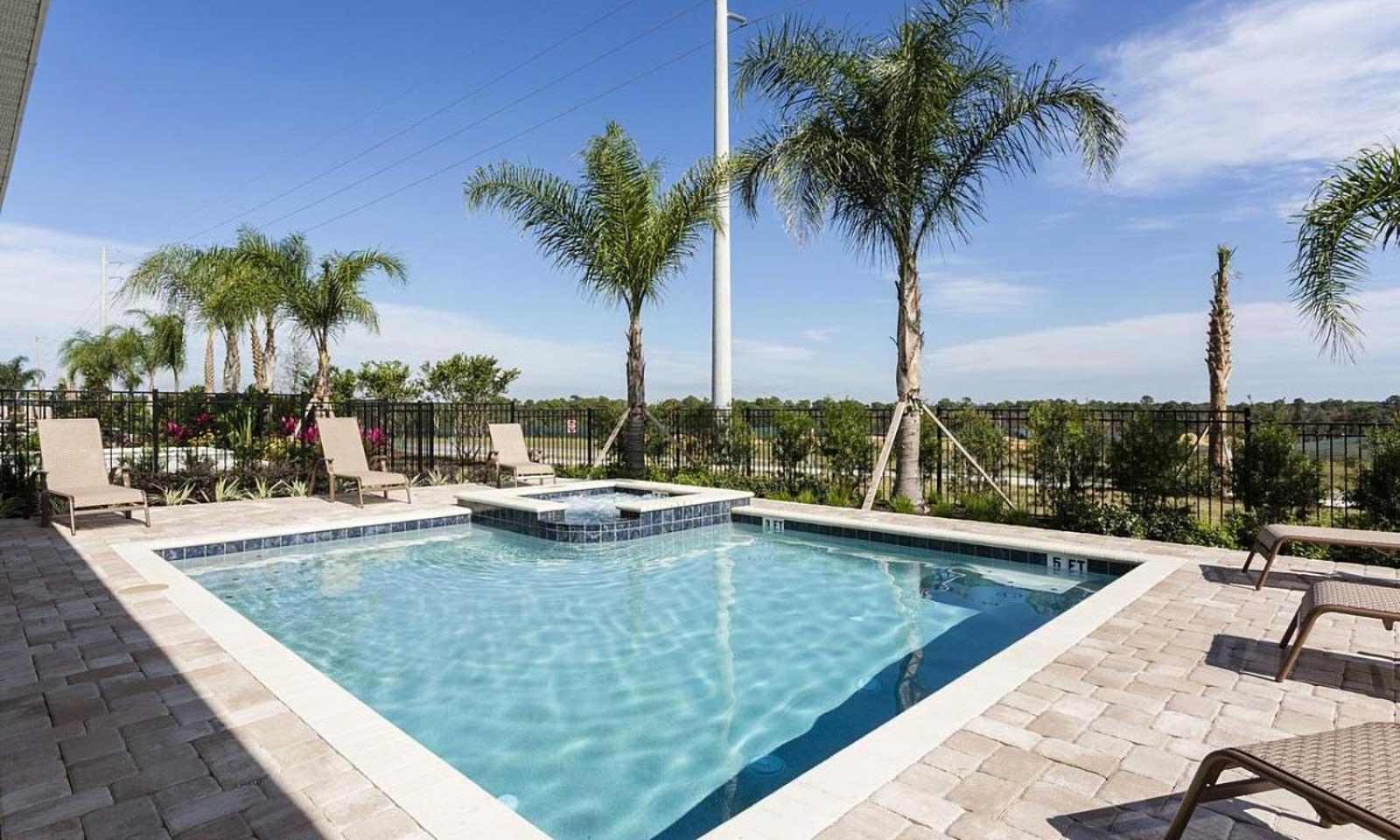 Unique Spacious 10 Bdrm With Backyard Pool At Encore