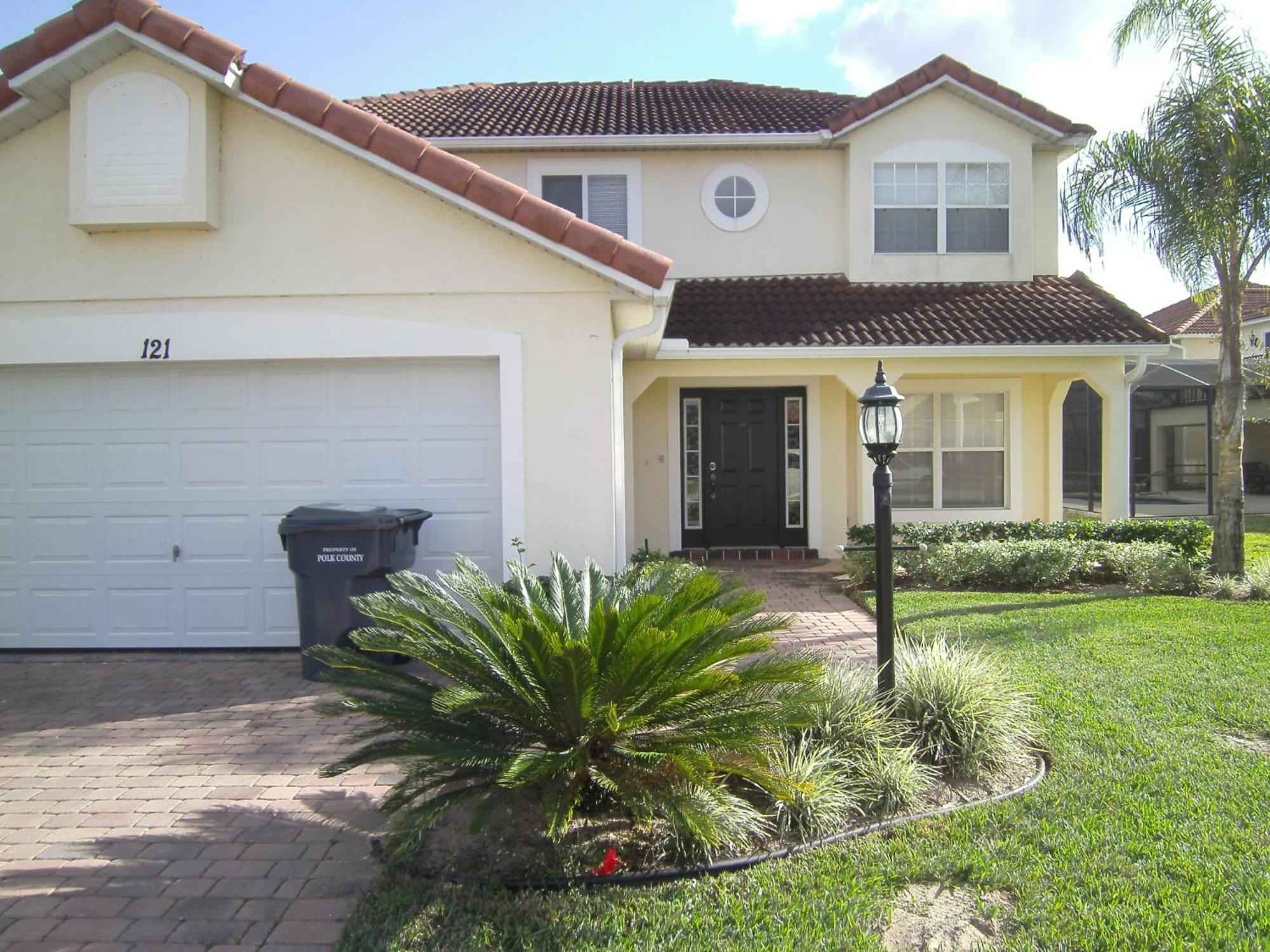4 Bedroom Value With Private Pool Holiday home