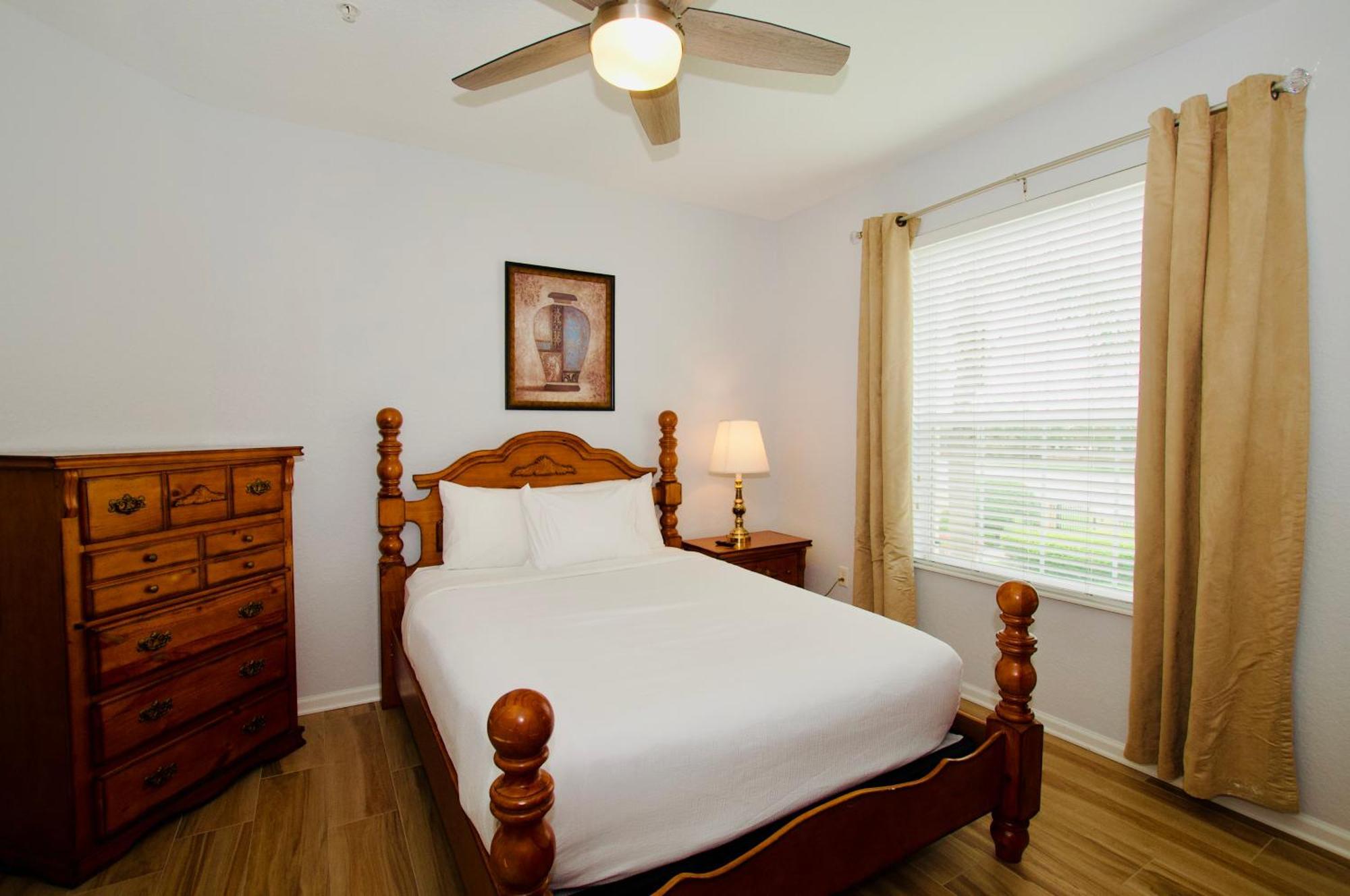 Vista Cay Luxury 4 Bedroom