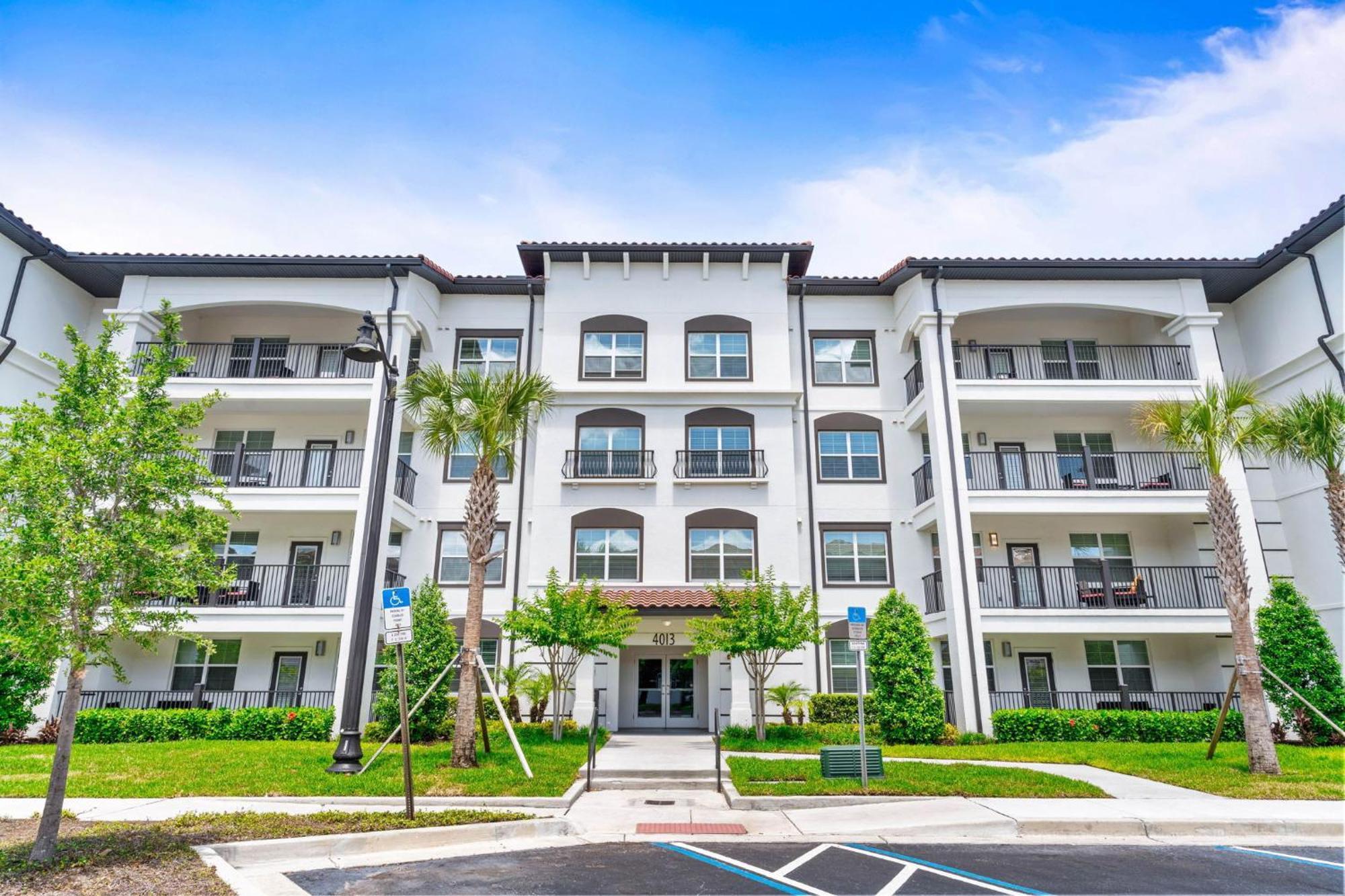 - Vista Cay 208 * Orlando