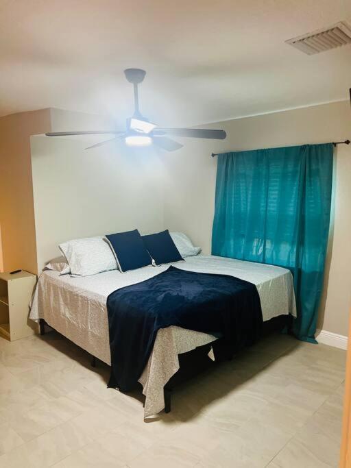 Holiday home 6 Bedrooms Cluethemed Near Parks *