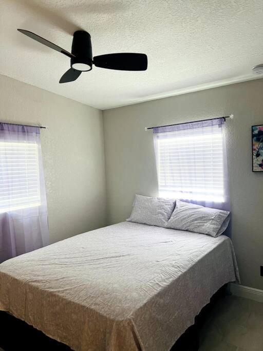 Holiday home 6 Bedrooms Cluethemed Near Parks