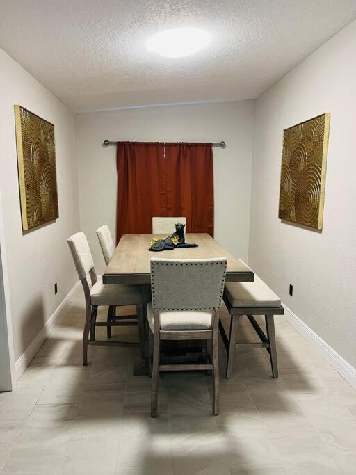 6 Bedrooms Cluethemed Near Parks Holiday home Orlando
