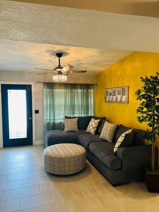 Holiday home 6 Bedrooms Cluethemed Near Parks Orlando