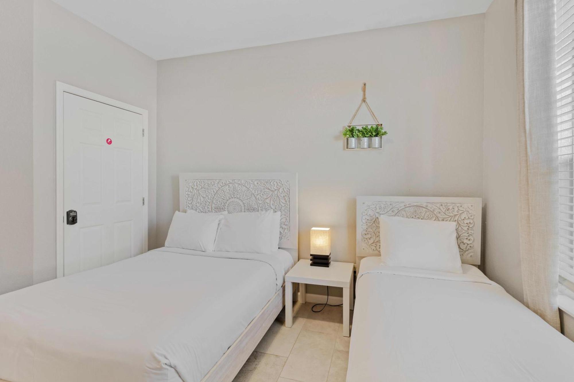 4114 Breakview Drive 306 *