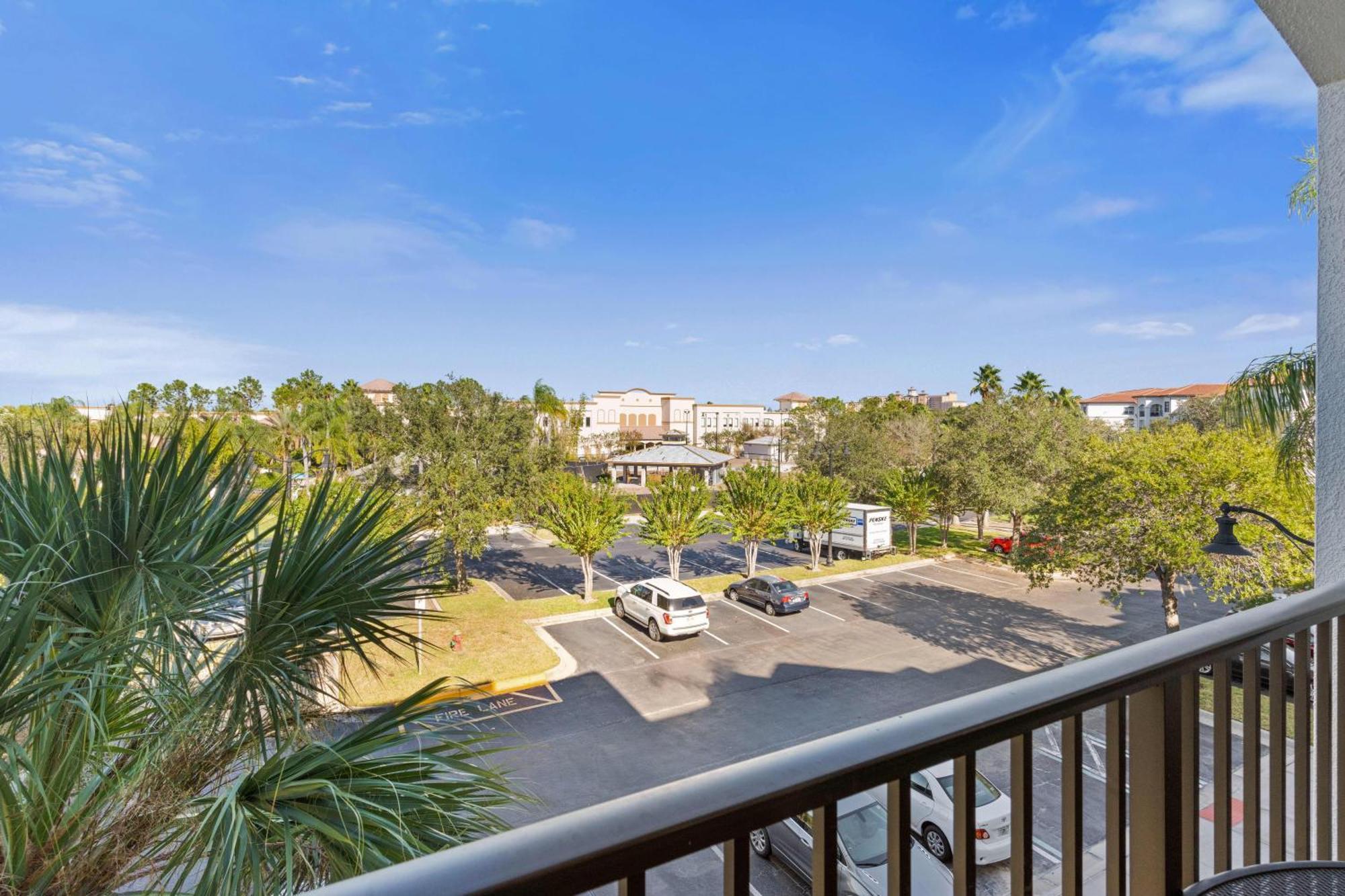 4114 Breakview Drive 306 * Orlando