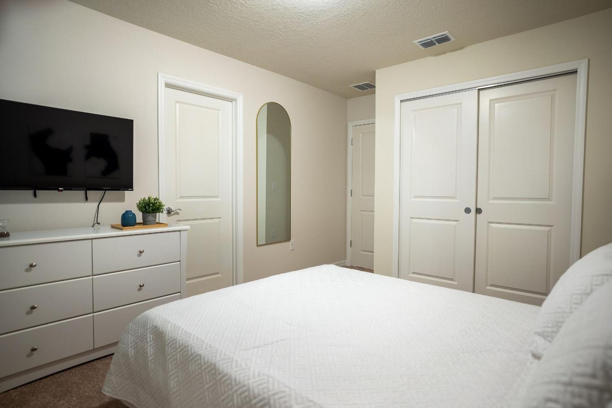 Exquisite 10br/8ba For 28 + Game Room/arcade/pool Orlando
