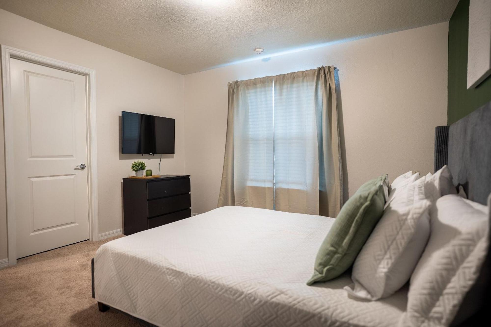 Exquisite 10br/8ba For 28 + Game Room/arcade/pool * Orlando