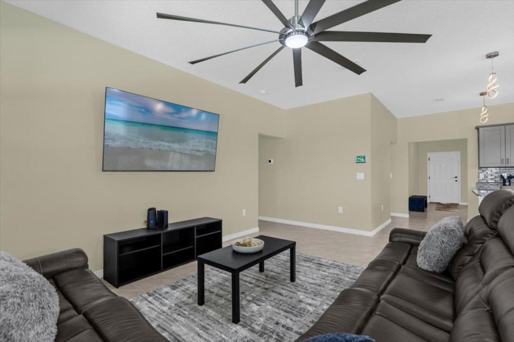 Solterra 905 - Modern With Games Private Pool Near *