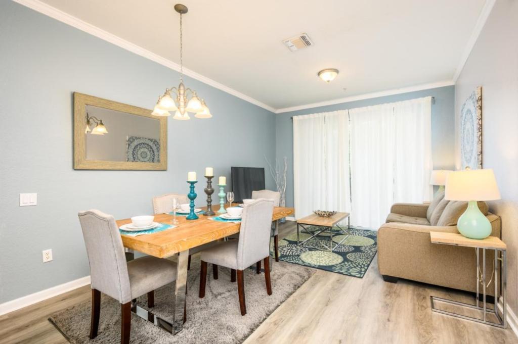 New Beautiful Deluxe Condo, Vista Cay - 3022 *