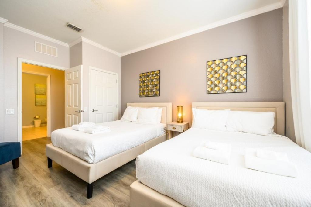 New Beautiful Deluxe Condo, Vista Cay - 3022