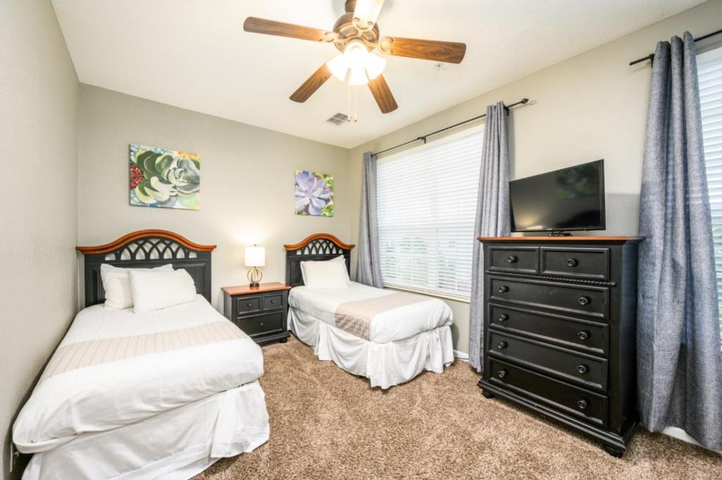 New And Gorgeous Townhome, Vista Cay - 4008