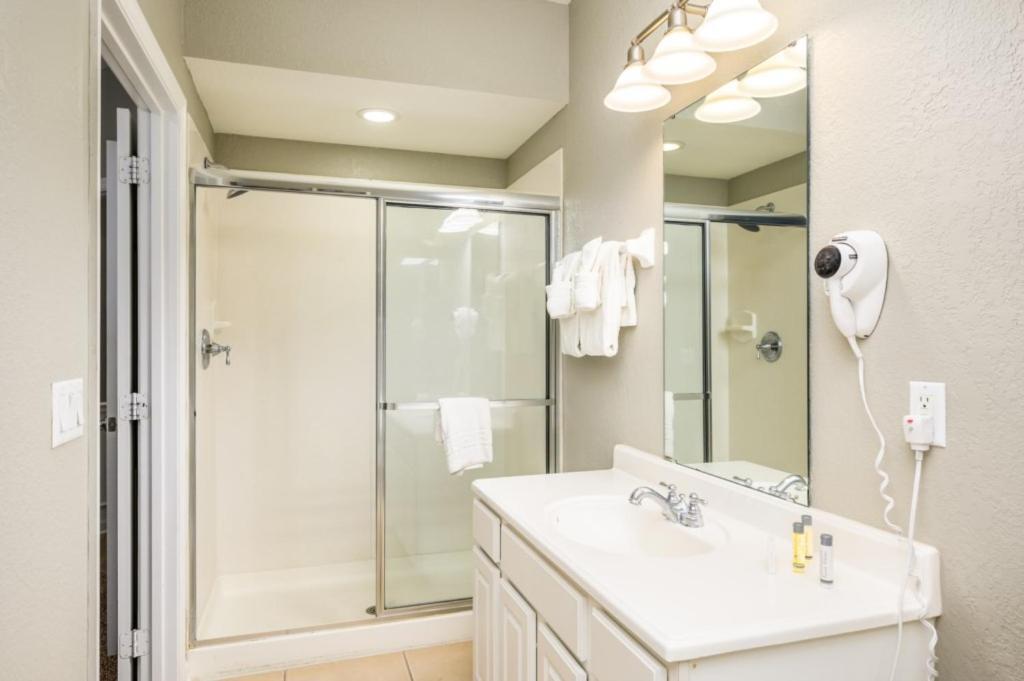 New And Gorgeous Townhome, Vista Cay - 4008 * Orlando