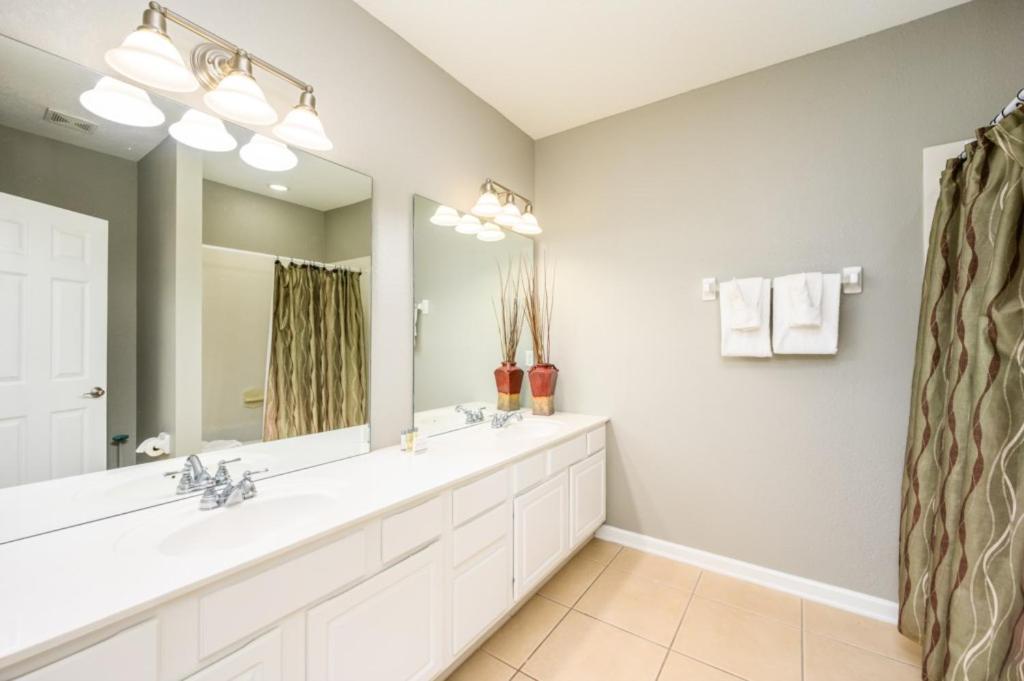 New And Gorgeous Townhome, Vista Cay - 4008 Orlando