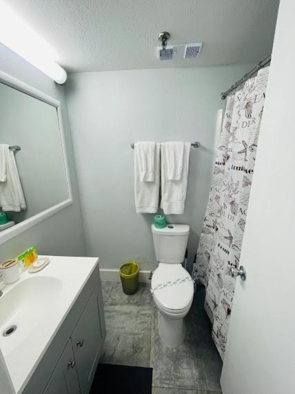Universal - View 2 Bedrooms *