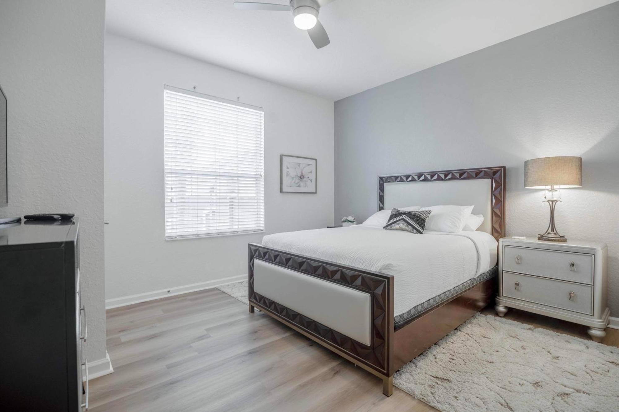 Vista Cay Jewel Huge New Stylish ! Near Parks & Conventions Holiday home *