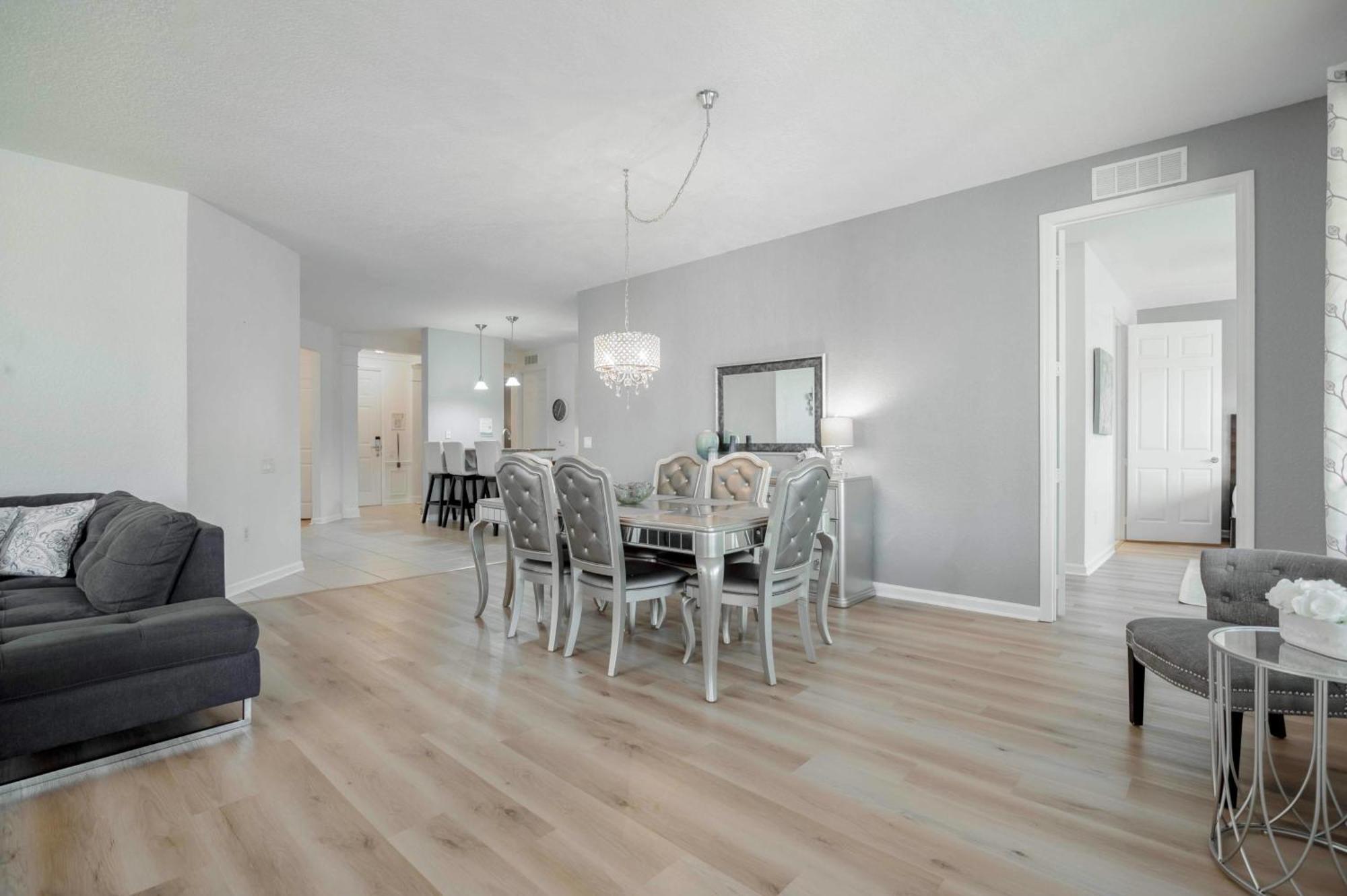 Holiday home Vista Cay Jewel Huge New Stylish ! Near Parks & Conventions *