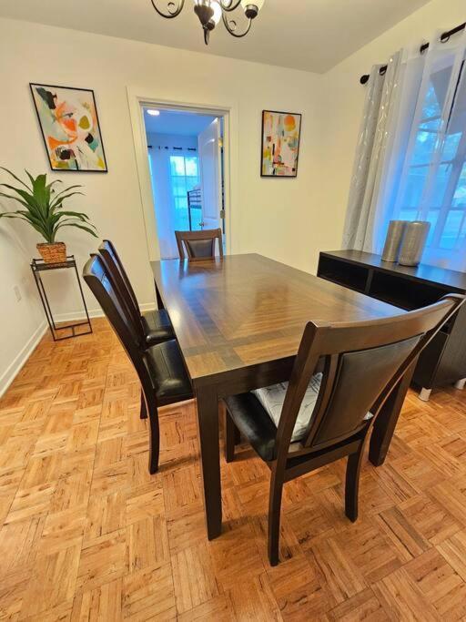 Foodie Lovers Walkable Mills50 - Sleeps 10 - Near Airport Holiday home Orlando