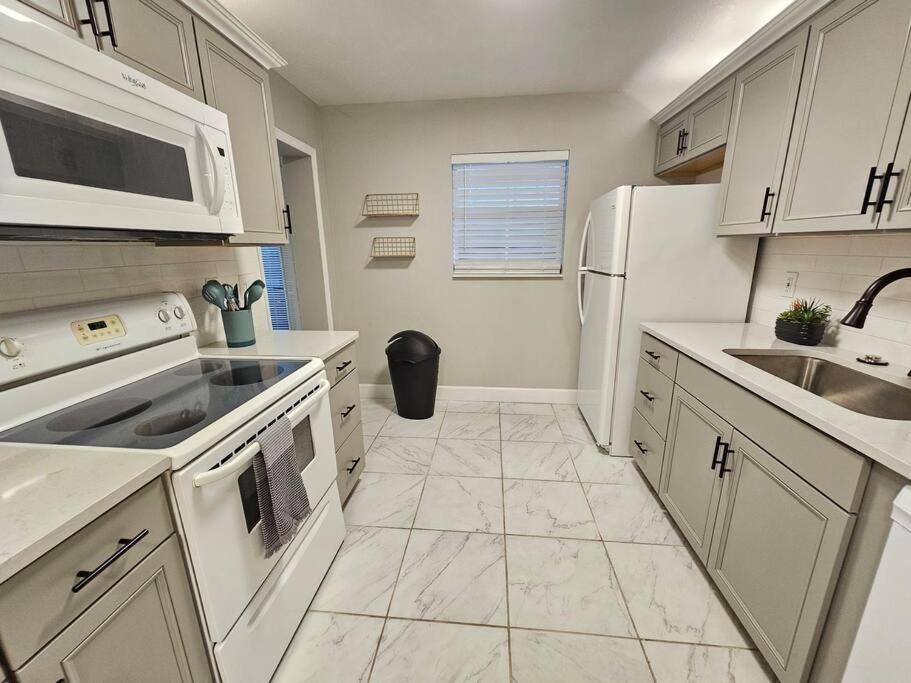 Holiday home Foodie Lovers Walkable Mills50 - Sleeps 10 - Near Airport