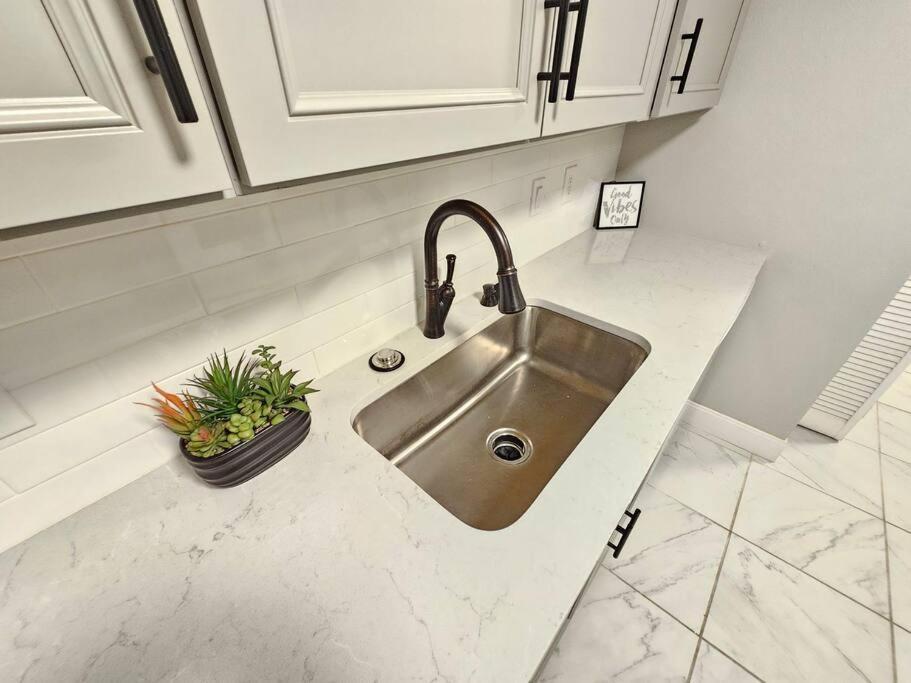 Holiday home Foodie Lovers Walkable Mills50 - Sleeps 10 - Near Airport Orlando
