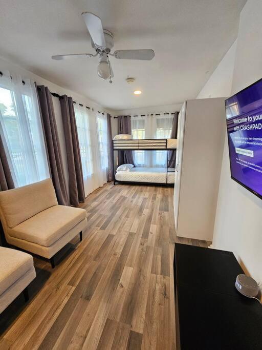 Foodie Lovers Walkable Mills50 - Sleeps 10 - Near Airport * Orlando