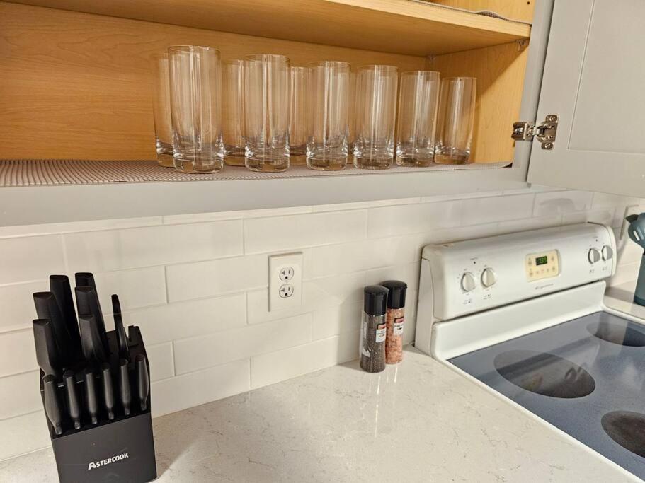 Foodie Lovers Walkable Mills50 - Sleeps 10 - Near Airport * Orlando