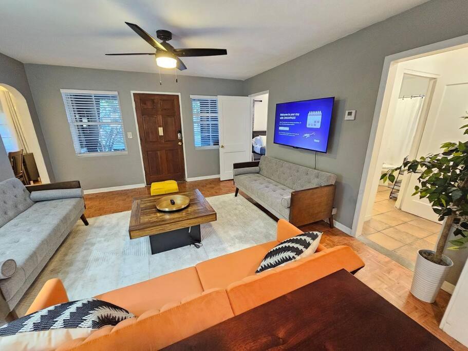 Holiday home Foodie Lovers Walkable Mills50 - Sleeps 10 - Near Airport *