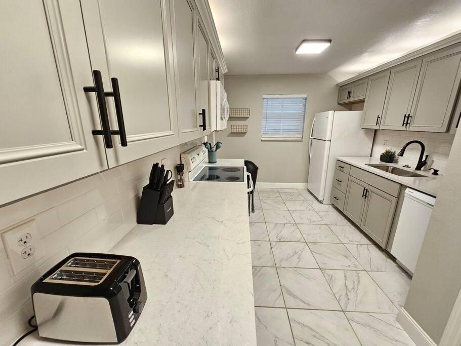 Holiday home Foodie Lovers Walkable Mills50 - Sleeps 10 - Near Airport