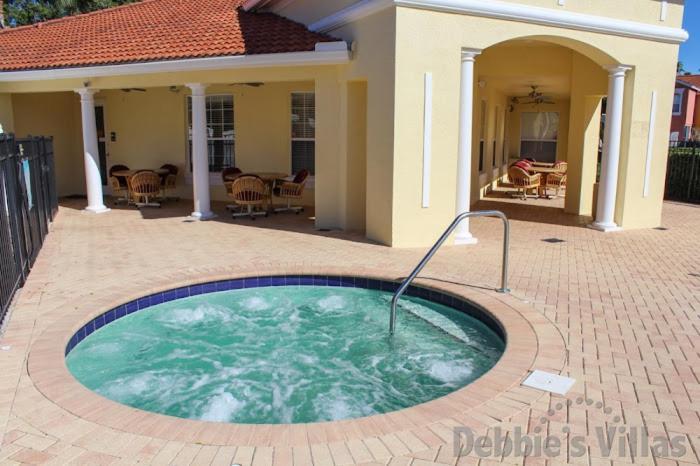 3 Bedrooms - 2 Bathrooms - Berkley 1076 Lb *