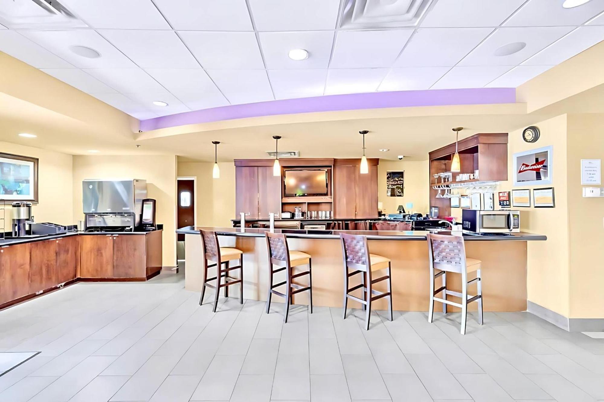 Inn King Bed W Outdoor Pool Hot Tub Arcade Windermere