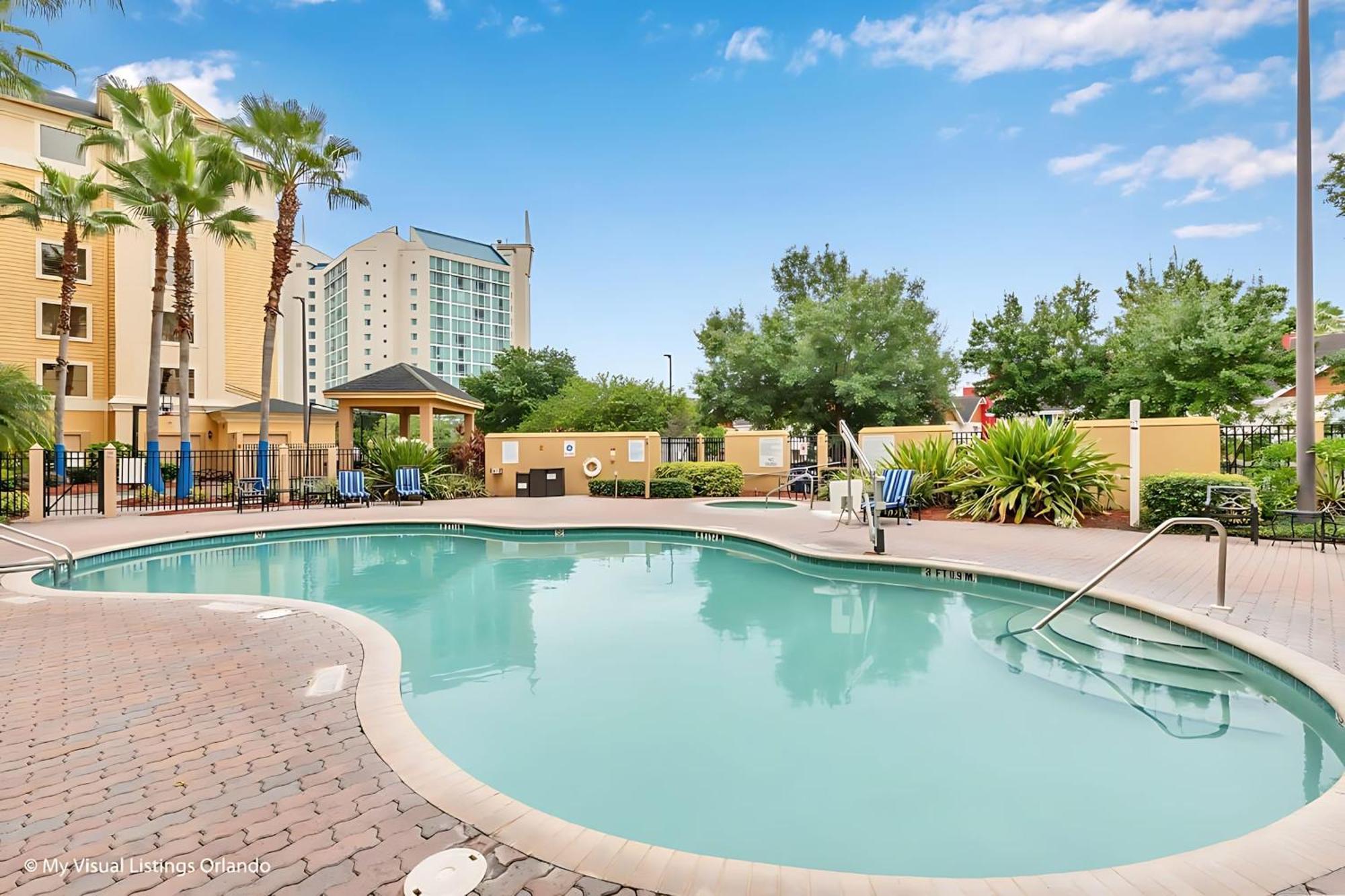 King Bed W Outdoor Pool Hot Tub Arcade Inn
